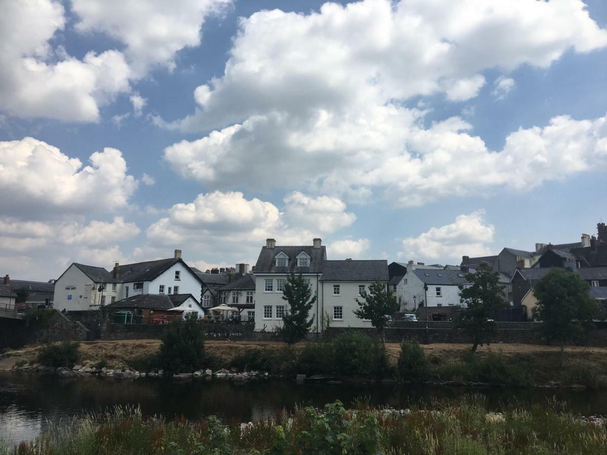 Riverside Brecon Ngoại thất bức ảnh